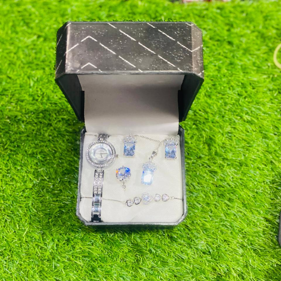 Ladies Watch Jewellery Elegant Design Durable Quality Stylish Look Reliable Performance Perfect Choice For Daily Wear (With Box)
